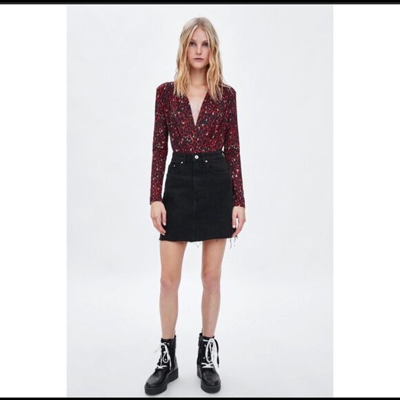 Zara red black long sleeve leopard animal cheetah print deep V bodysuit Sz L - Picture 2 of 15